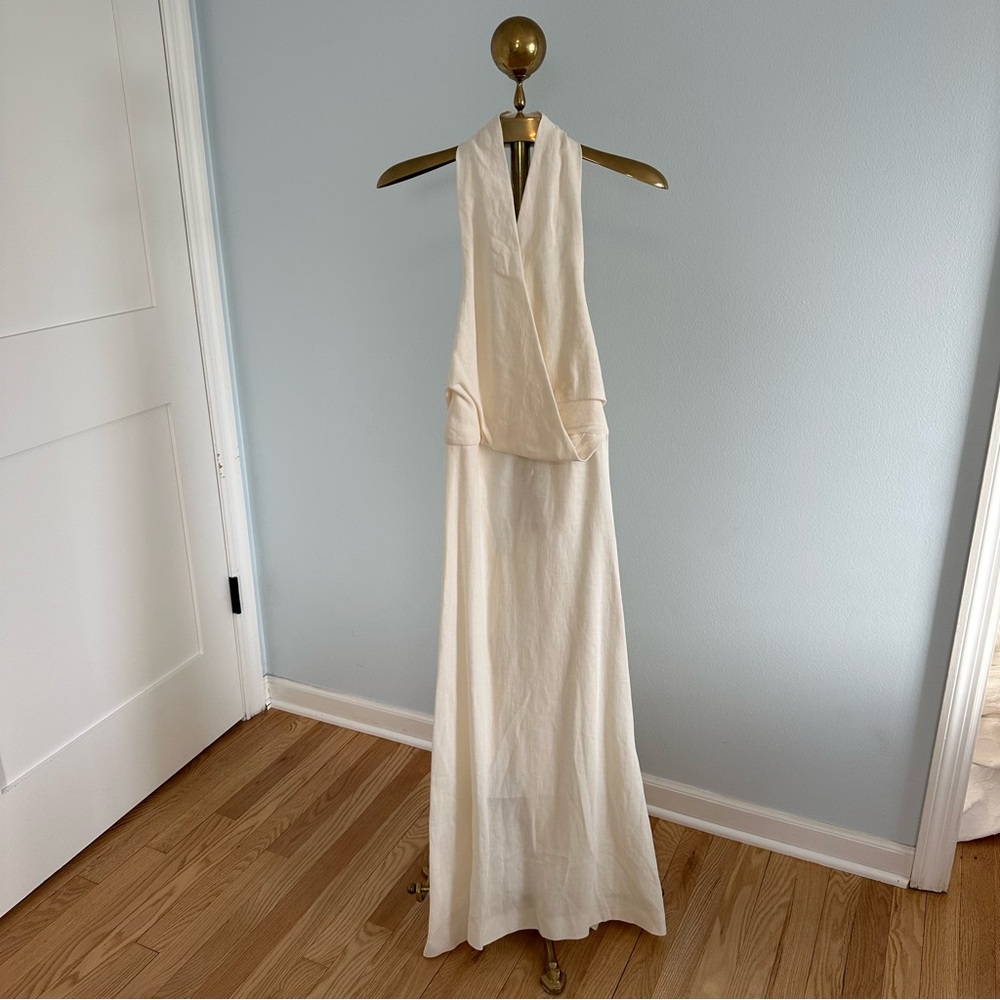 Elegant Ivory Sleeveless Gown